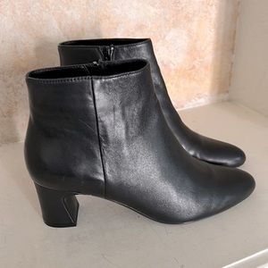 VanEli Womens Black Leather Ankle Bootie Almond Toe Heel Size 9 Zipper
